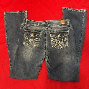Wallflower bootcut jeans with cute pockets